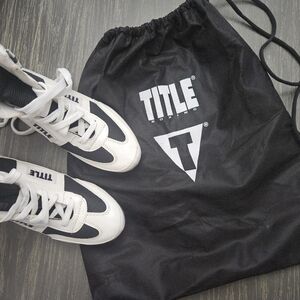 TITLE Boxing MMA Kickboxing Black and White Athletic Shoes. Mens Size 5.5